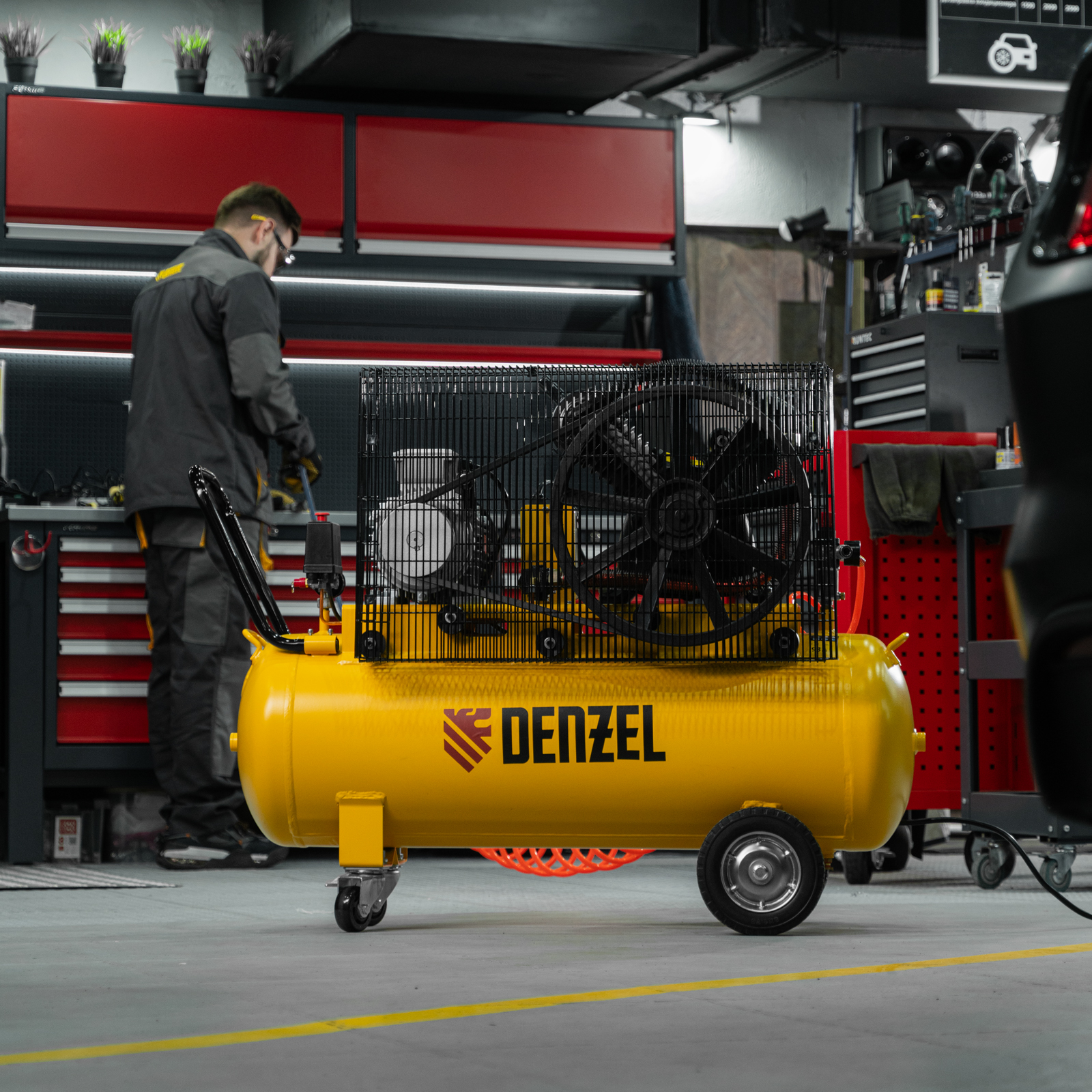DENZEL Компрессор воздушный  рем. привод BCV 4000-T/100, 4,0 кВт, 100 литров, 690 л/мин(58117)